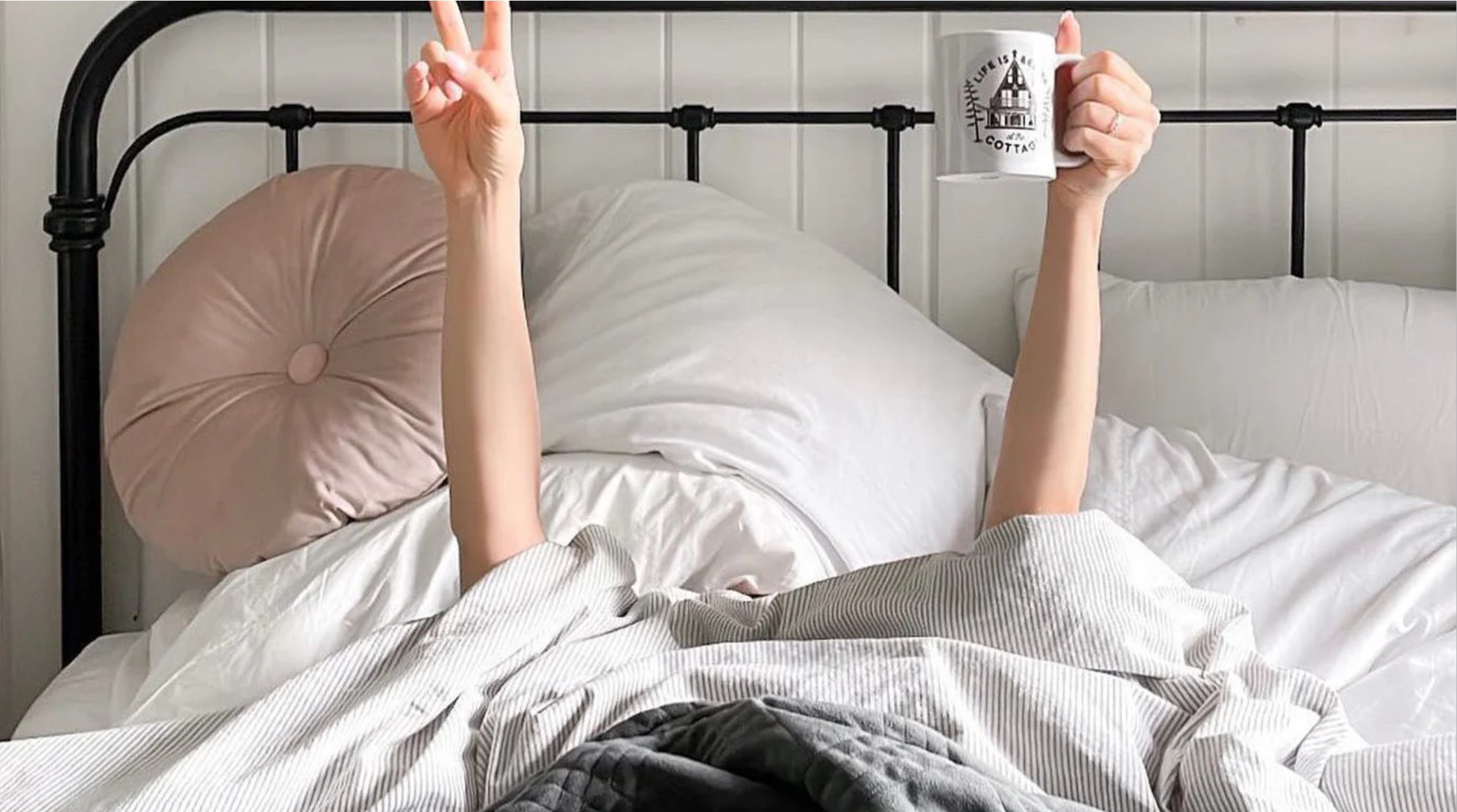 Minimalist Bedding Ideas for a Clean, Modern Look